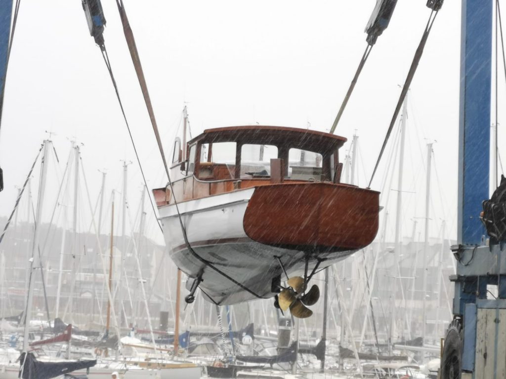 Bateau Faro, mis à l'eau sur les quais de Seine au "Quai de la photo"