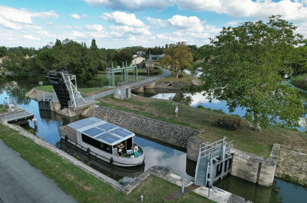 Expedition-fluviale-dans-le-marais-poitevin-credit-kryzalid-pnr-marais-poitevin-5 – grande taille